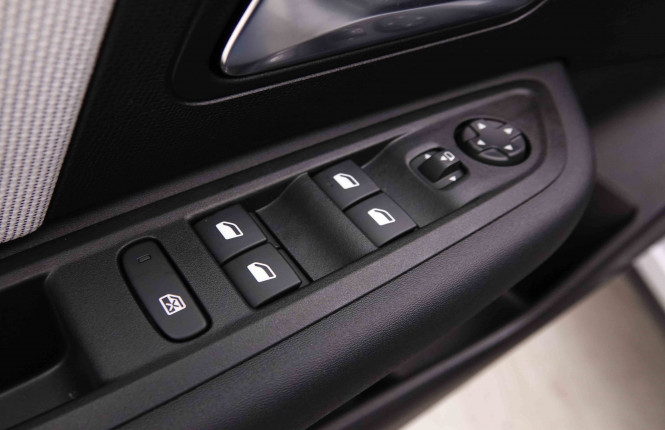 CITROEN_CITROEN_C4_2551769_18.jpg CITROEN_CITROEN_C4_2551769_18.jpg