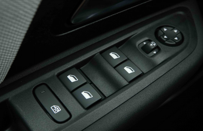 CITROEN_CITROEN_C4_2654236_20.jpg