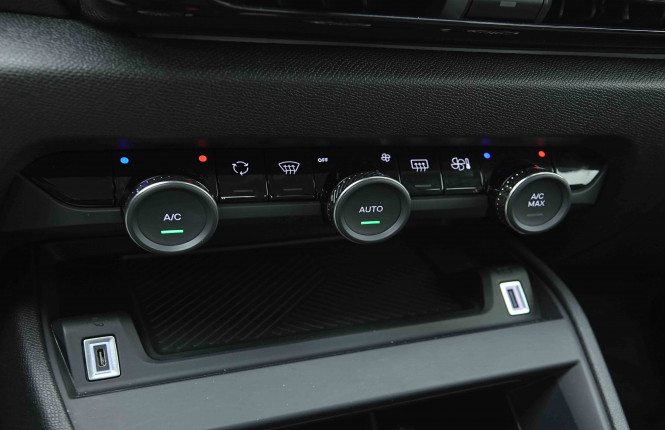 CITROEN_CITROEN_C4_2654362_13.jpg