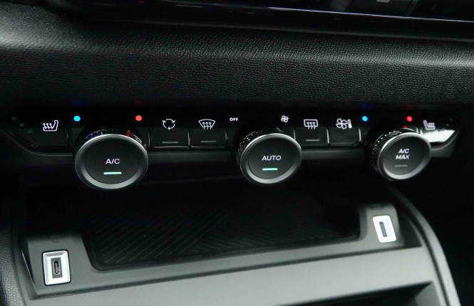 CITROEN_CITROEN_C4_2654472_13.jpg CITROEN_CITROEN_C4_2654472_13.jpg