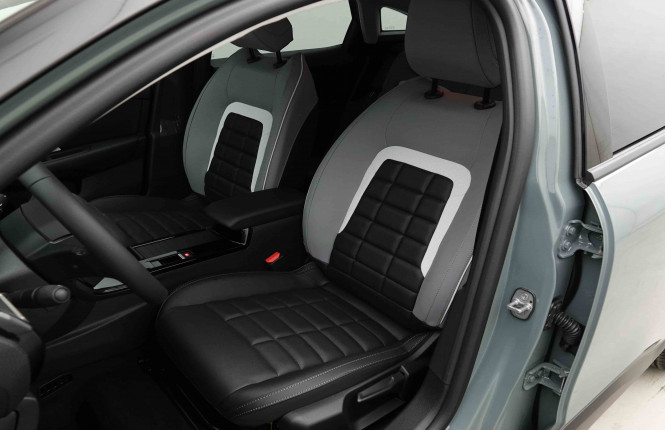 CITROEN_CITROEN_C4_2654472_6.jpg CITROEN_CITROEN_C4_2654472_6.jpg
