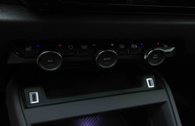 CITROEN_CITROEN_C4_2654664_13.jpg