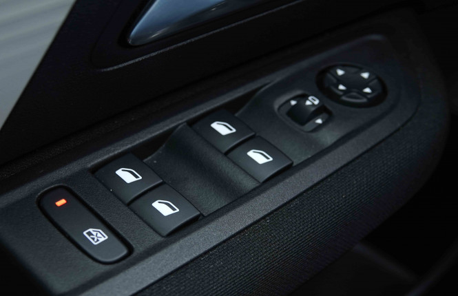 CITROEN_CITROEN_C4_2655528_20.jpg CITROEN_CITROEN_C4_2655528_20.jpg