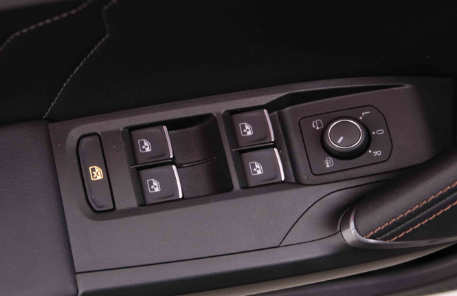 CUPRA_CUPRA_LEON_2548313_18.jpg