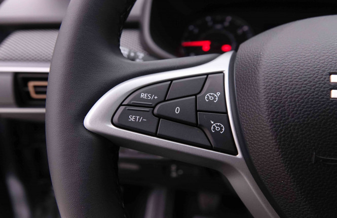 DACIA_DACIA_SANDERO_2549311_16.jpg