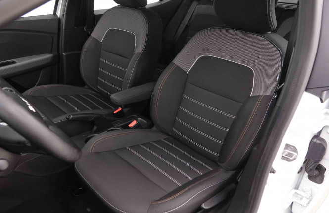 DACIA_DACIA_SANDERO_2549466_6.jpg