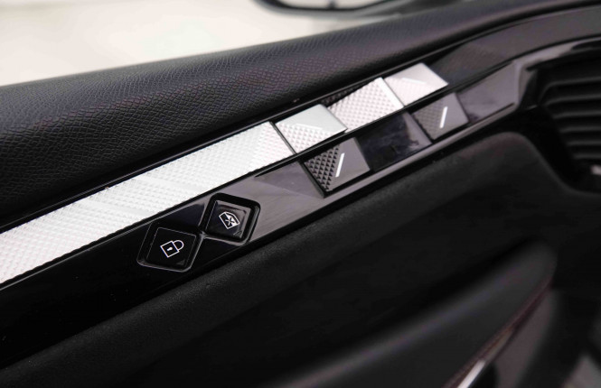 DS_DS_DS4_2550415_20.jpg DS_DS_DS4_2550415_20.jpg