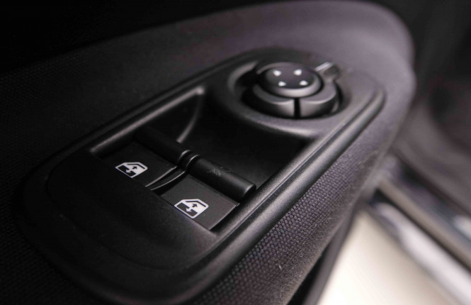 FIAT_FIAT_500E_2550277_20.jpg