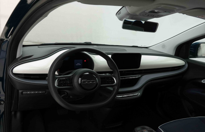 FIAT_FIAT_500E_2550834_7.jpg