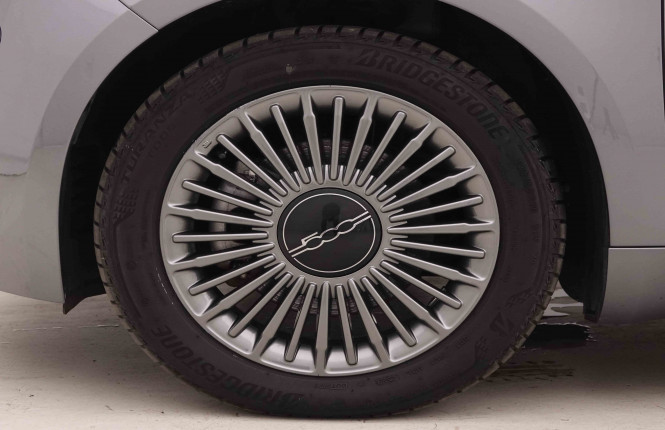 FIAT_FIAT_500E_2652390_47.jpg