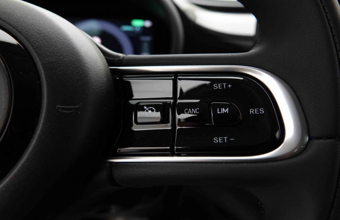 FIAT_FIAT_500E_2654507_16.jpg