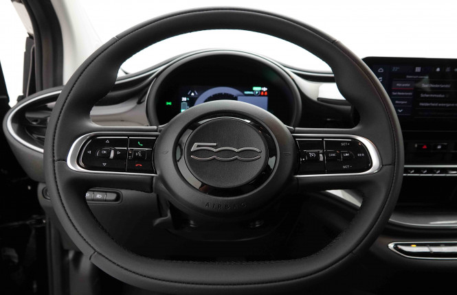 FIAT_FIAT_500E_2654507_7.jpg