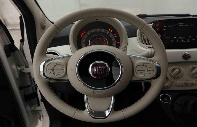 FIAT_FIAT_500_2653549_8.jpg FIAT_FIAT_500_2653549_8.jpg