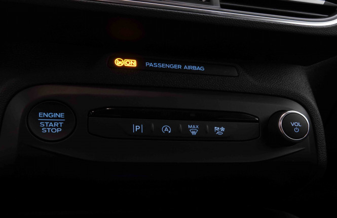 FORD_FORD_FOCUS_2444384_14.jpg
