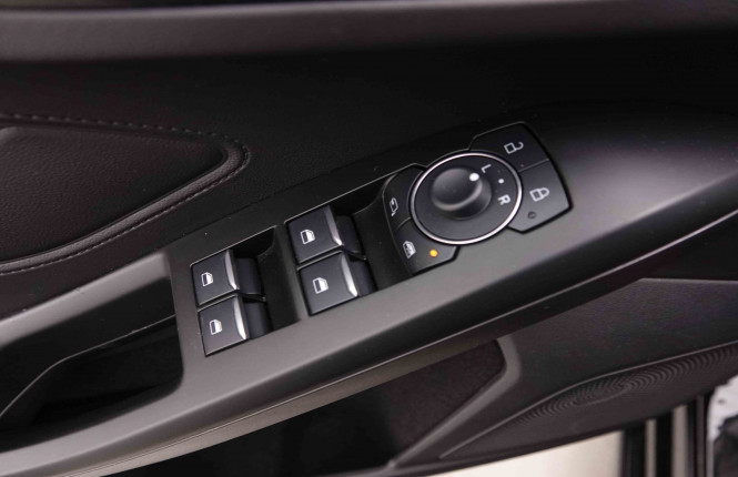 FORD_FORD_FOCUS_2549438_20.jpg