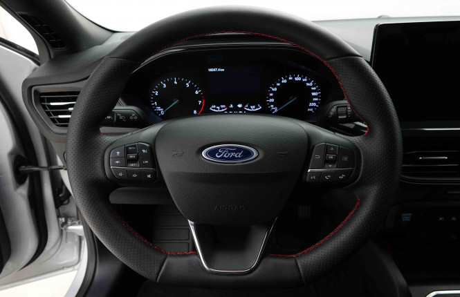 FORD_FORD_FOCUS_2652998_8.jpg