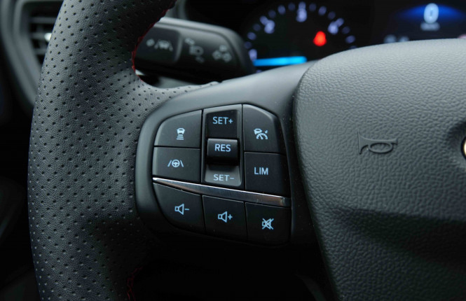 FORD_FORD_FOCUS_2654355_17.jpg FORD_FORD_FOCUS_2654355_17.jpg