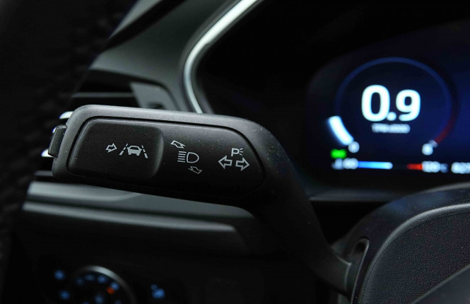 FORD_FORD_FOCUS_2654764_13.jpg