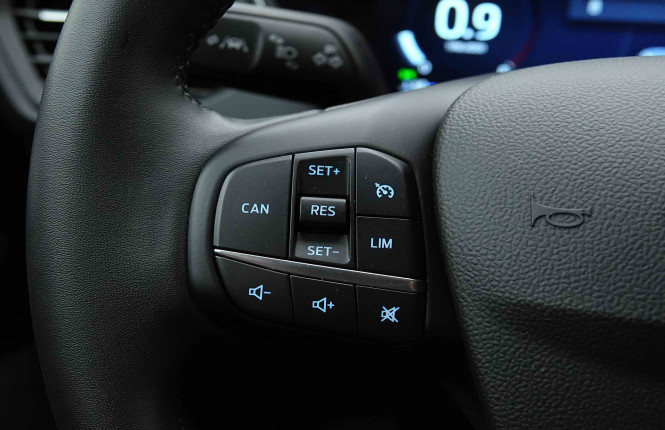 FORD_FORD_FOCUS_2654764_15.jpg