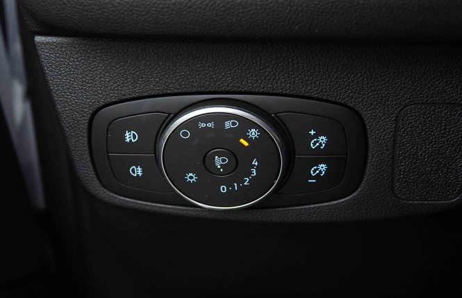FORD_FORD_FOCUS_2654764_17.jpg