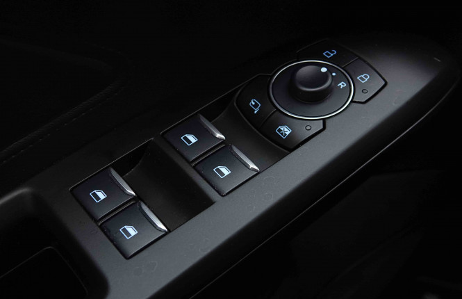 FORD_FORD_FOCUS_2654764_18.jpg