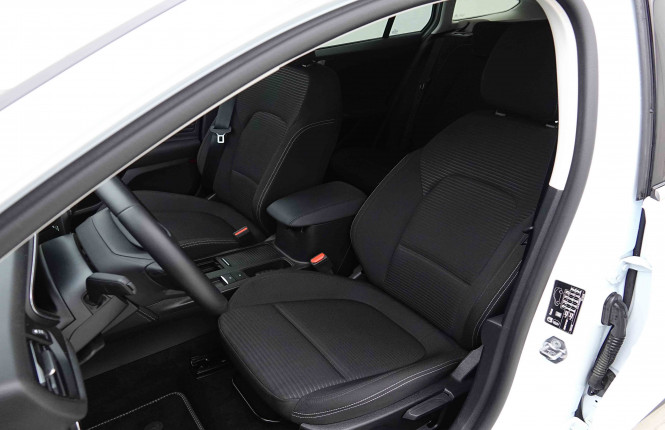 FORD_FORD_FOCUS_2654764_6.jpg