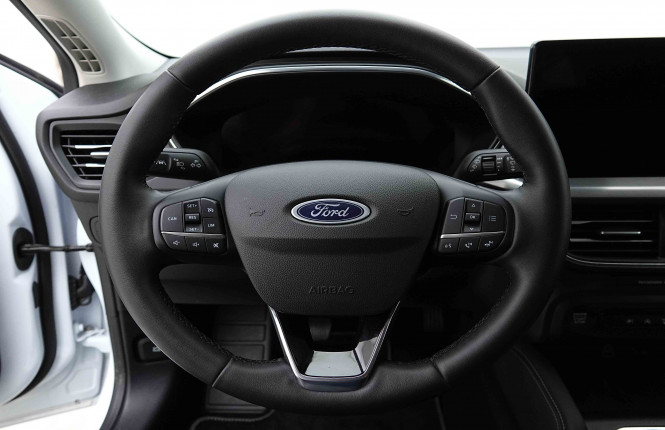 FORD_FORD_FOCUS_2654764_8.jpg