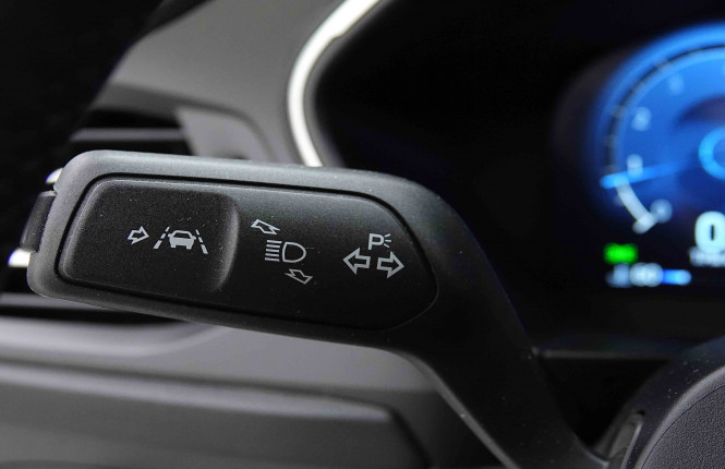 FORD_FORD_FOCUS_2654767_13.jpg