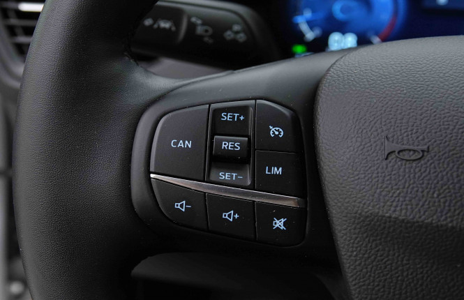 FORD_FORD_FOCUS_2654767_15.jpg