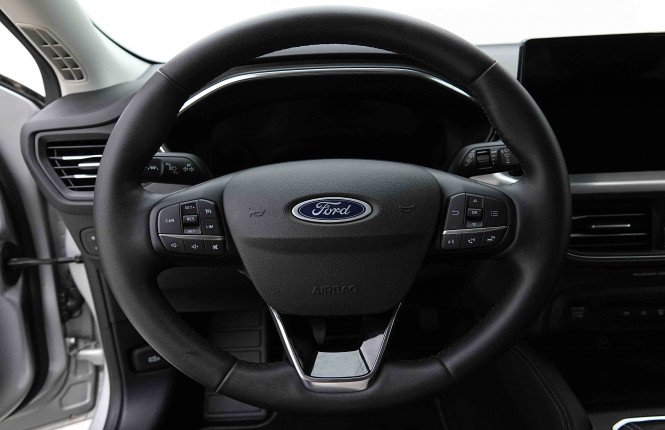 FORD_FORD_FOCUS_2654767_8.jpg