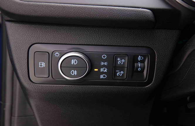 FORD_FORD_KUGA_2551244_7.jpg FORD_FORD_KUGA_2551244_7.jpg