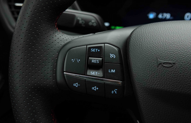 FORD_FORD_KUGA_2654385_18.jpg