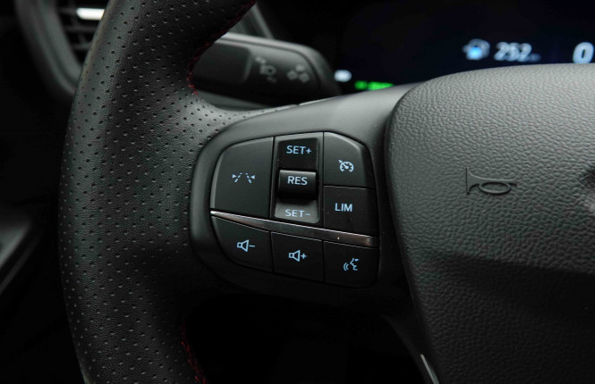 FORD_FORD_KUGA_2654387_16.jpg