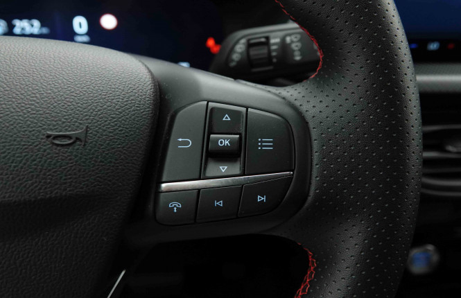 FORD_FORD_KUGA_2654387_17.jpg