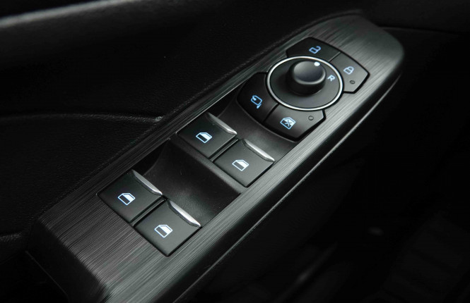 FORD_FORD_KUGA_2654387_19.jpg