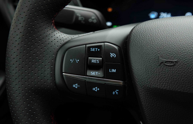 FORD_FORD_KUGA_2654388_18.jpg