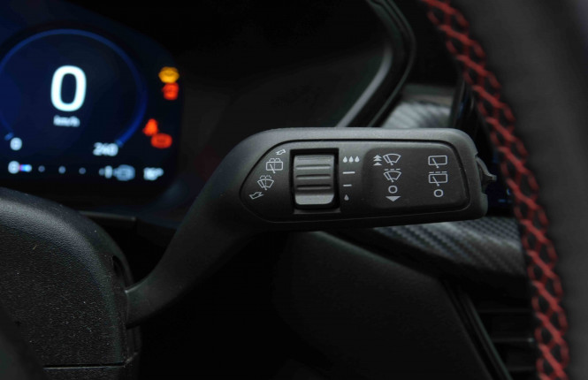 FORD_FORD_KUGA_2654389_15.jpg