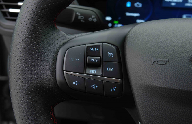 FORD_FORD_KUGA_2654389_16.jpg