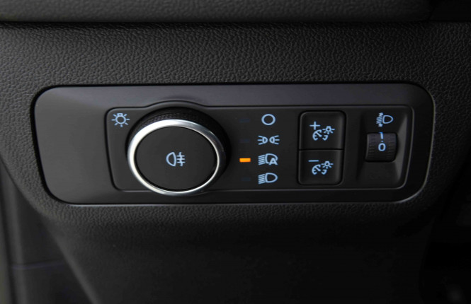 FORD_FORD_KUGA_2654389_18.jpg