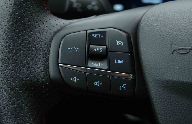 FORD_FORD_KUGA_2654390_18.jpg
