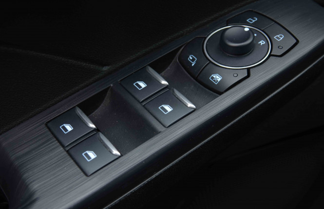FORD_FORD_KUGA_2654390_21.jpg