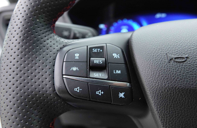 FORD_FORD_KUGA_2654599_18.jpg