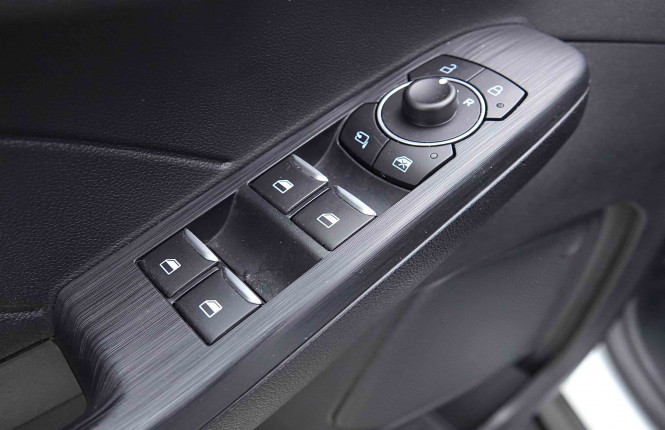 FORD_FORD_KUGA_2654599_20.jpg