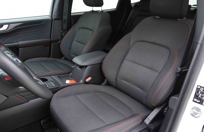 FORD_FORD_KUGA_2654599_7.jpg