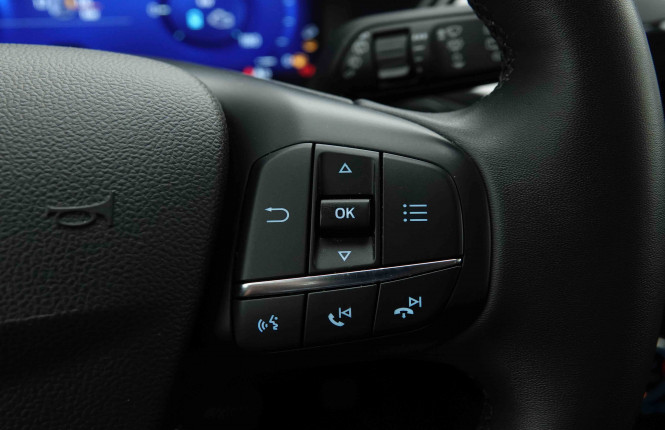 FORD_FORD_KUGA_2654873_17.jpg