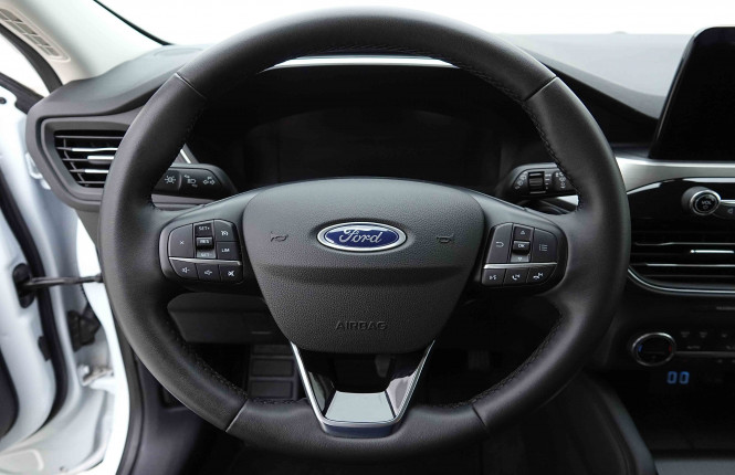 FORD_FORD_KUGA_2654873_36.jpg