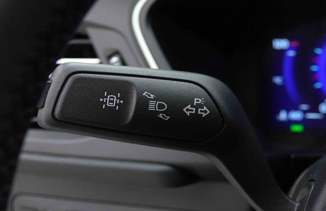 FORD_FORD_KUGA_2654873_42.jpg