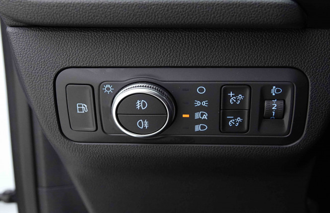 FORD_FORD_KUGA_2654873_46.jpg