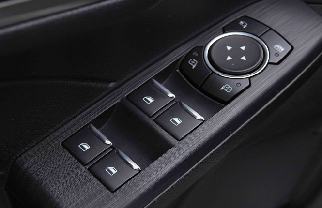FORD_FORD_KUGA_2654873_47.jpg