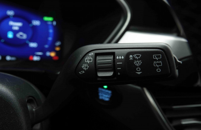FORD_FORD_KUGA_2654873_65.jpg
